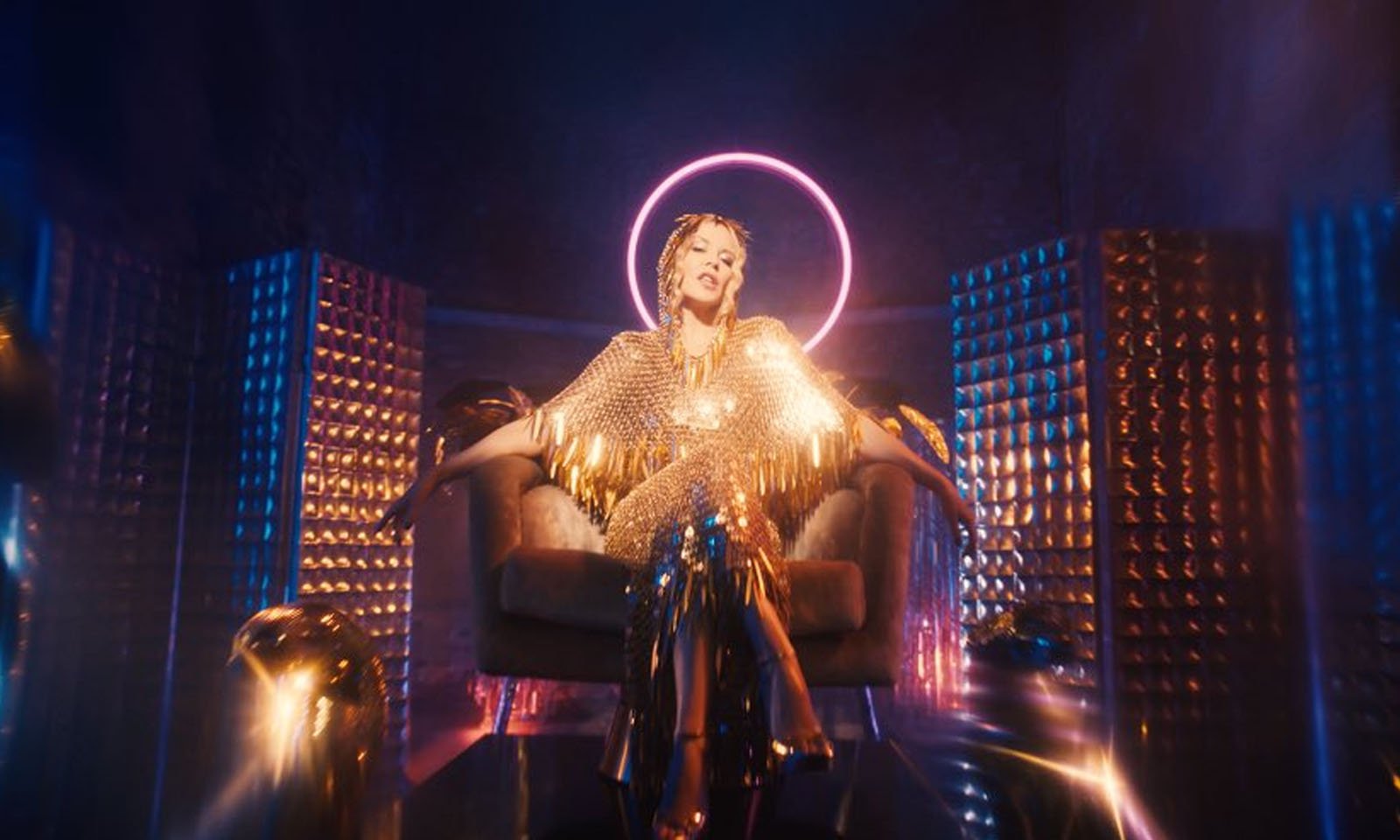 Kylie Minogue lança o videoclipe de “Magic”, mais um single do álbum “DISCO”