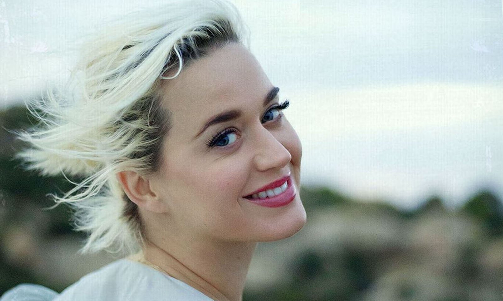 Katy Perry revela que canção favorita de seu novo disco foi feita para a filha