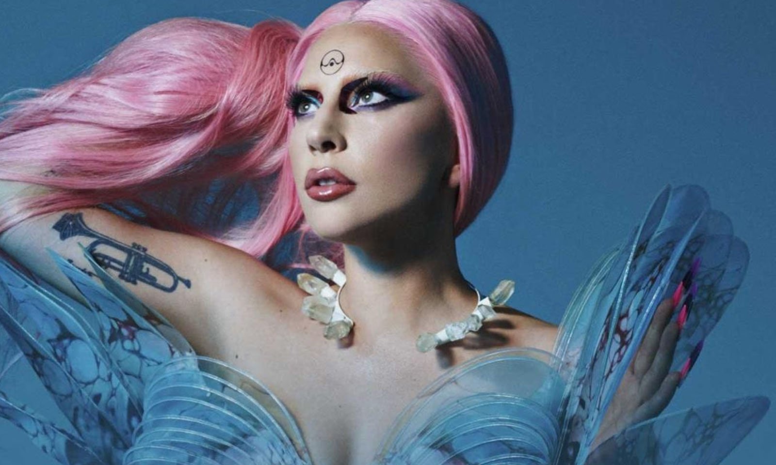 Produtor de Lady Gaga confirma “911” como single do álbum “Chromatica”