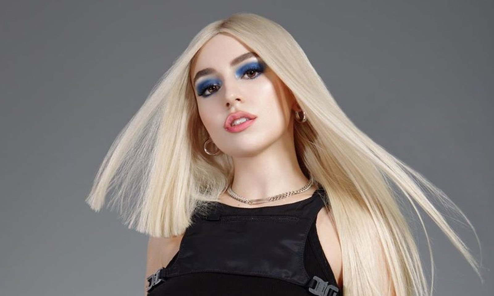 Ava Max lança single e divulga tracklist do novo álbum