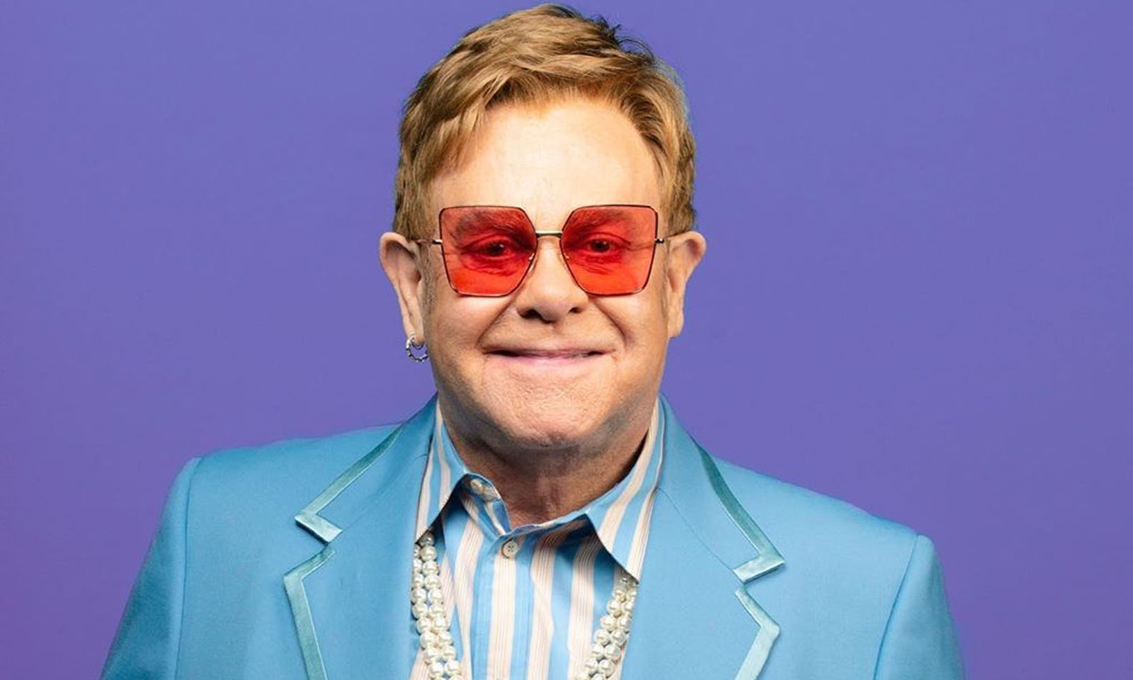 Elton John agradece Papa Francisco pelo apoio às causas LGBTQIA+