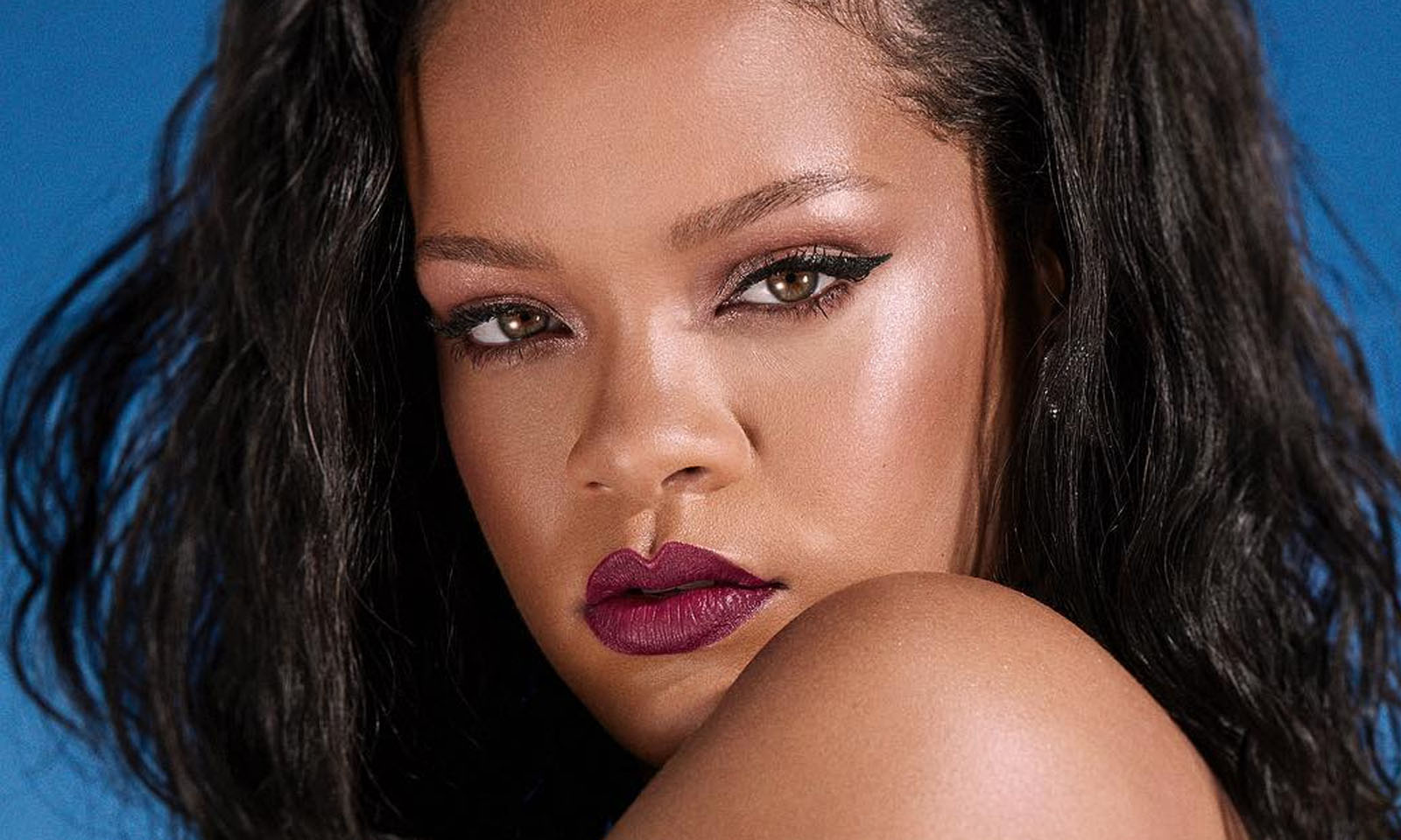 Rihanna ganha emoji no Twitter e fãs acreditam em retorno musical