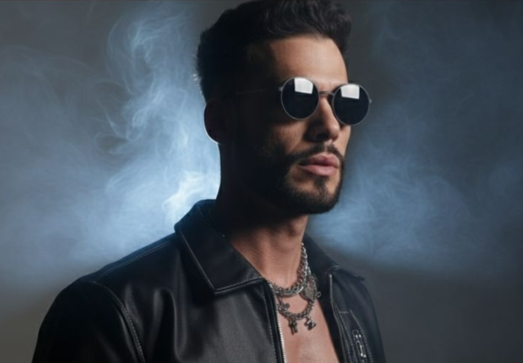 Jhoão Coelho, o Narciso, lança clipe de “Nunca Tem Solução” com cenas em motel e final misterioso