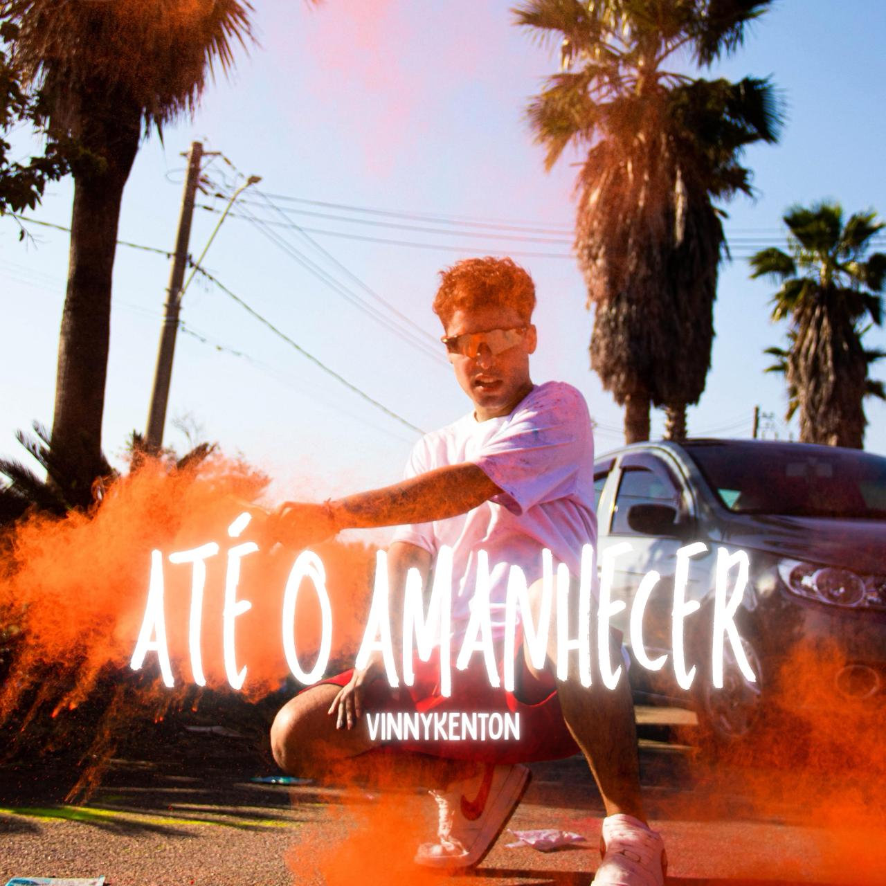 Vinny Kenton celebra 10 anos de carreira e inicia nova era com pop eletrônico Vinny Kenton celebra 10 anos de carreira e inicia nova era com pop eletrônico