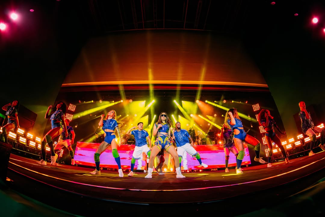 Anitta embala vitória do Brasil e transforma Arena Brasileira em celebração da Copa do Mundo Anitta embala vitória do Brasil e transforma Arena Brasileira em celebração da Copa do Mundo